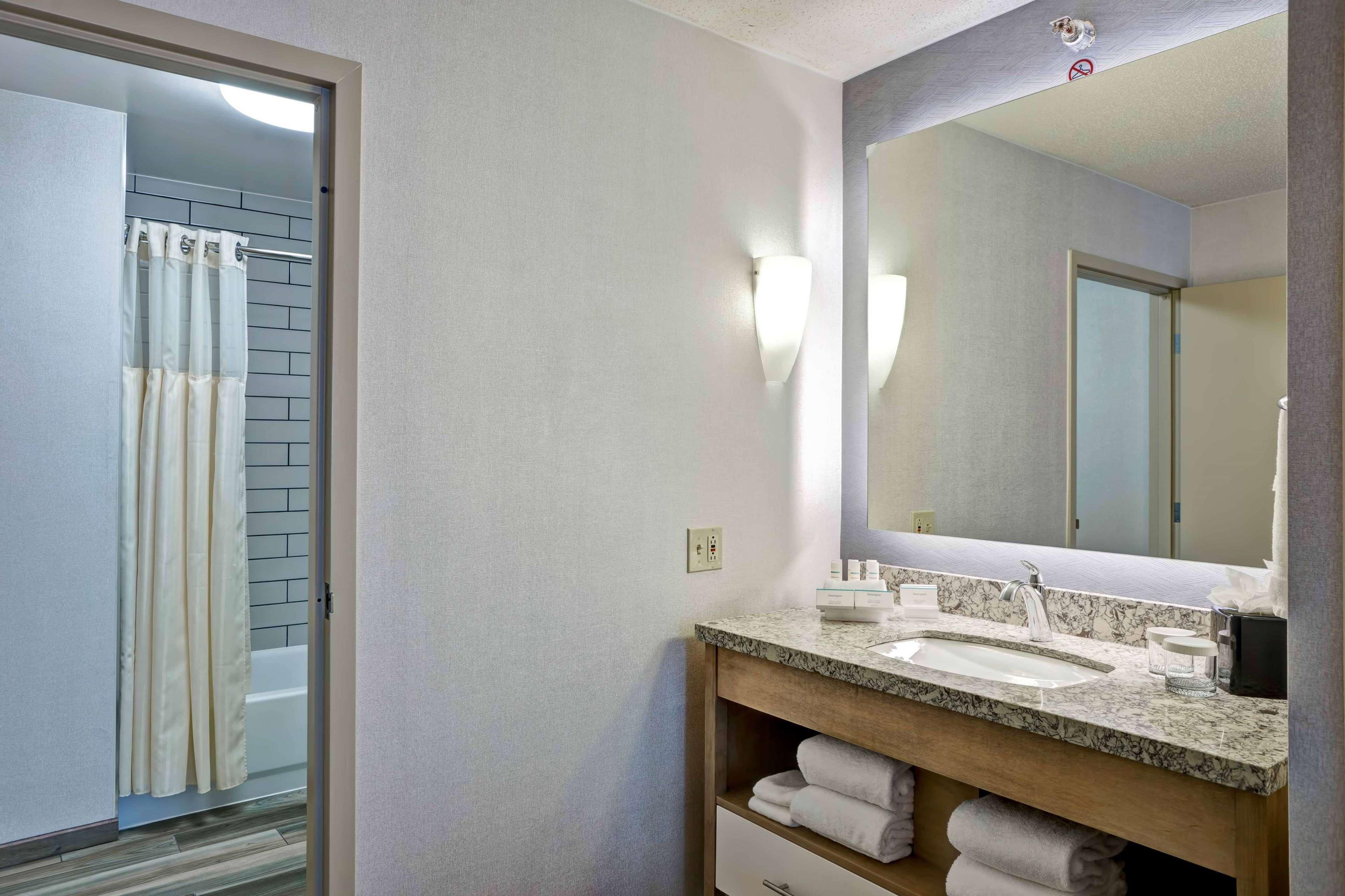 โฮมวูด สวีท บาย ฮิลตัน ชิคาโก-ดาวน์ทาวน์ Hotel ภายนอก รูปภาพ