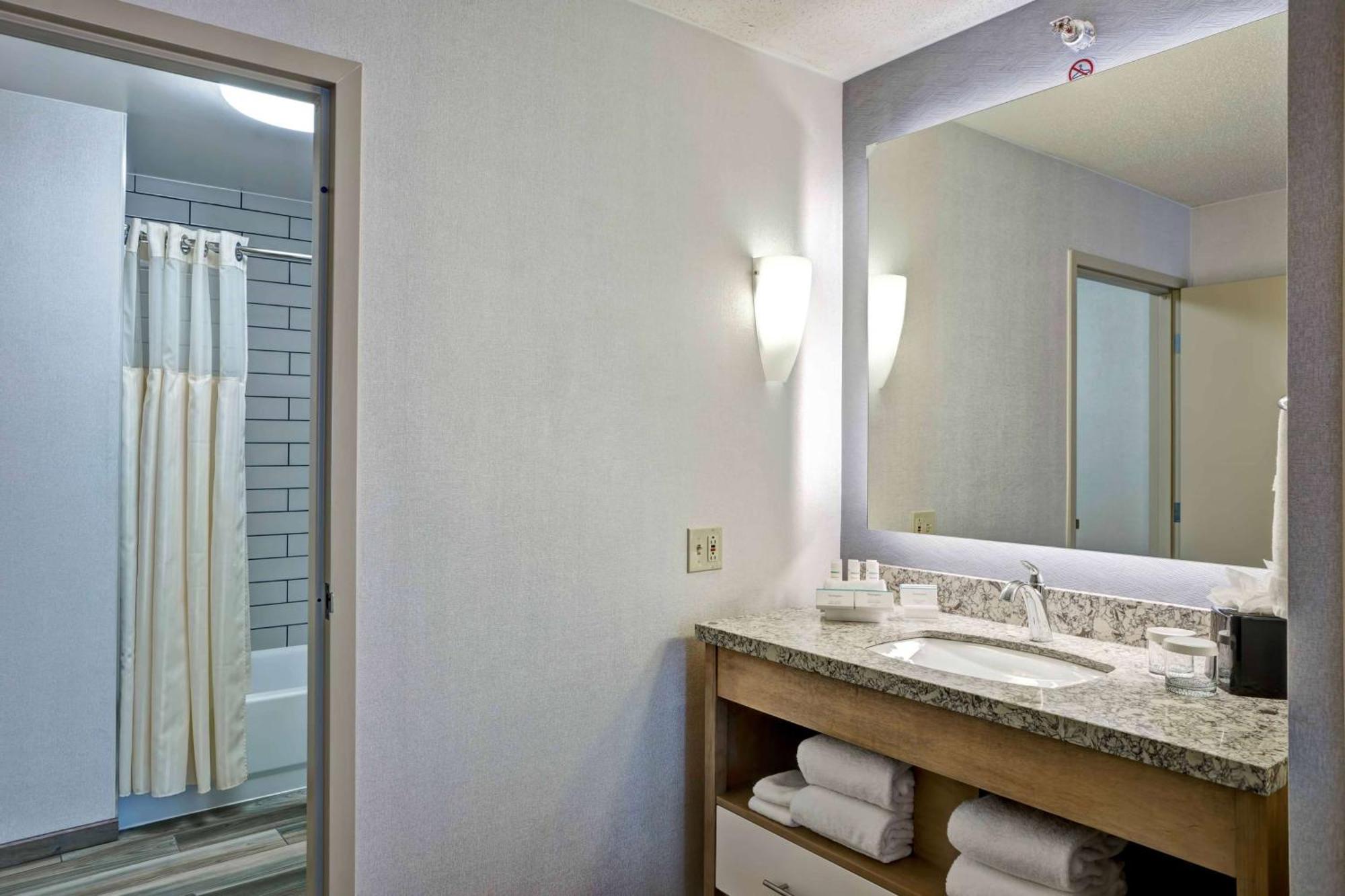 โฮมวูด สวีท บาย ฮิลตัน ชิคาโก-ดาวน์ทาวน์ Hotel ภายนอก รูปภาพ