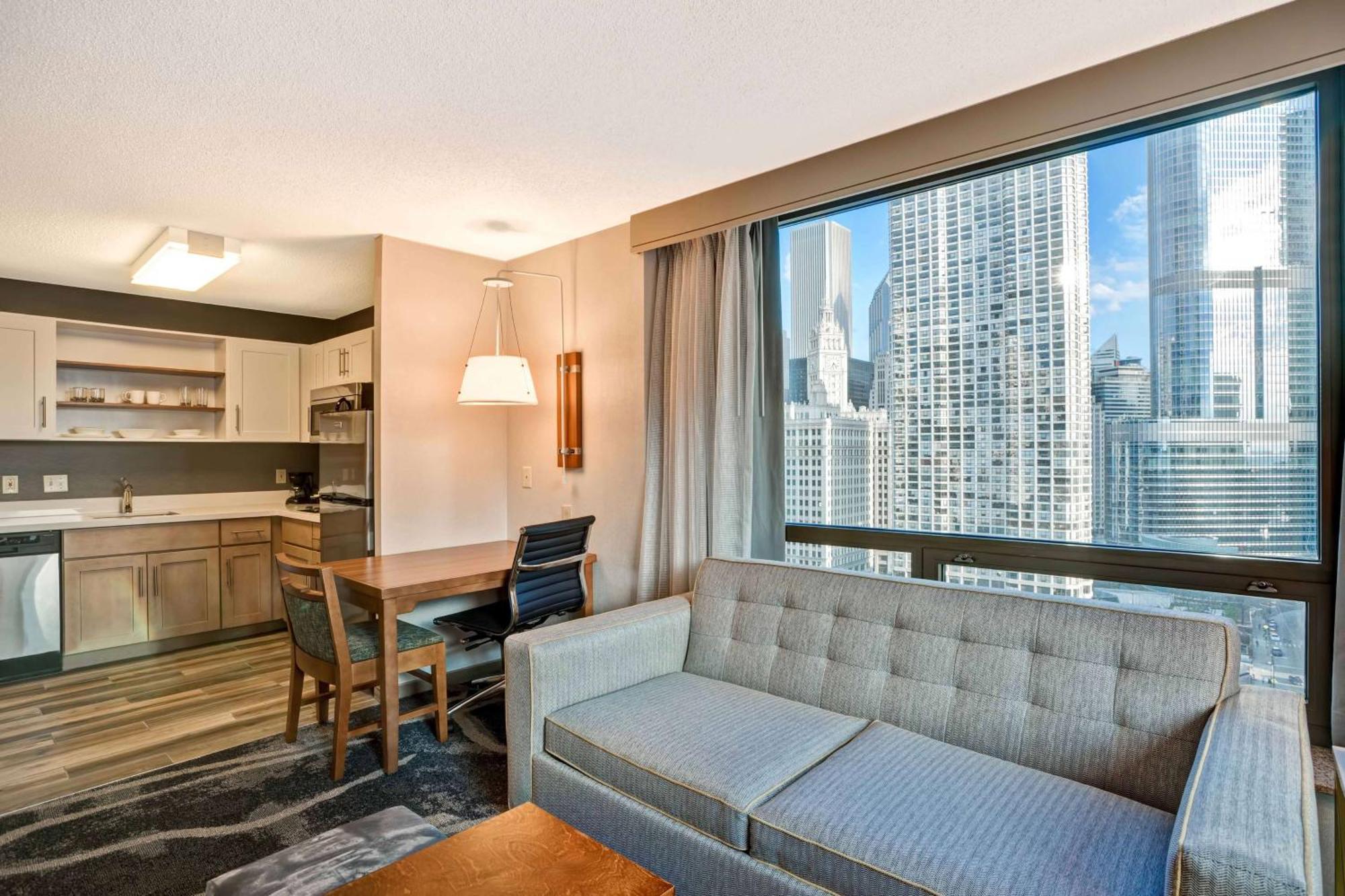 โฮมวูด สวีท บาย ฮิลตัน ชิคาโก-ดาวน์ทาวน์ Hotel ภายนอก รูปภาพ