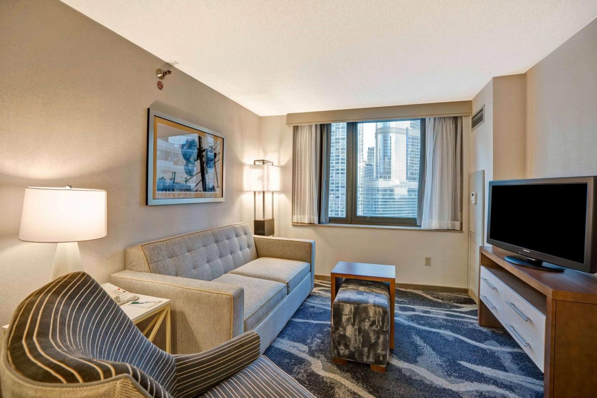 โฮมวูด สวีท บาย ฮิลตัน ชิคาโก-ดาวน์ทาวน์ Hotel ภายนอก รูปภาพ