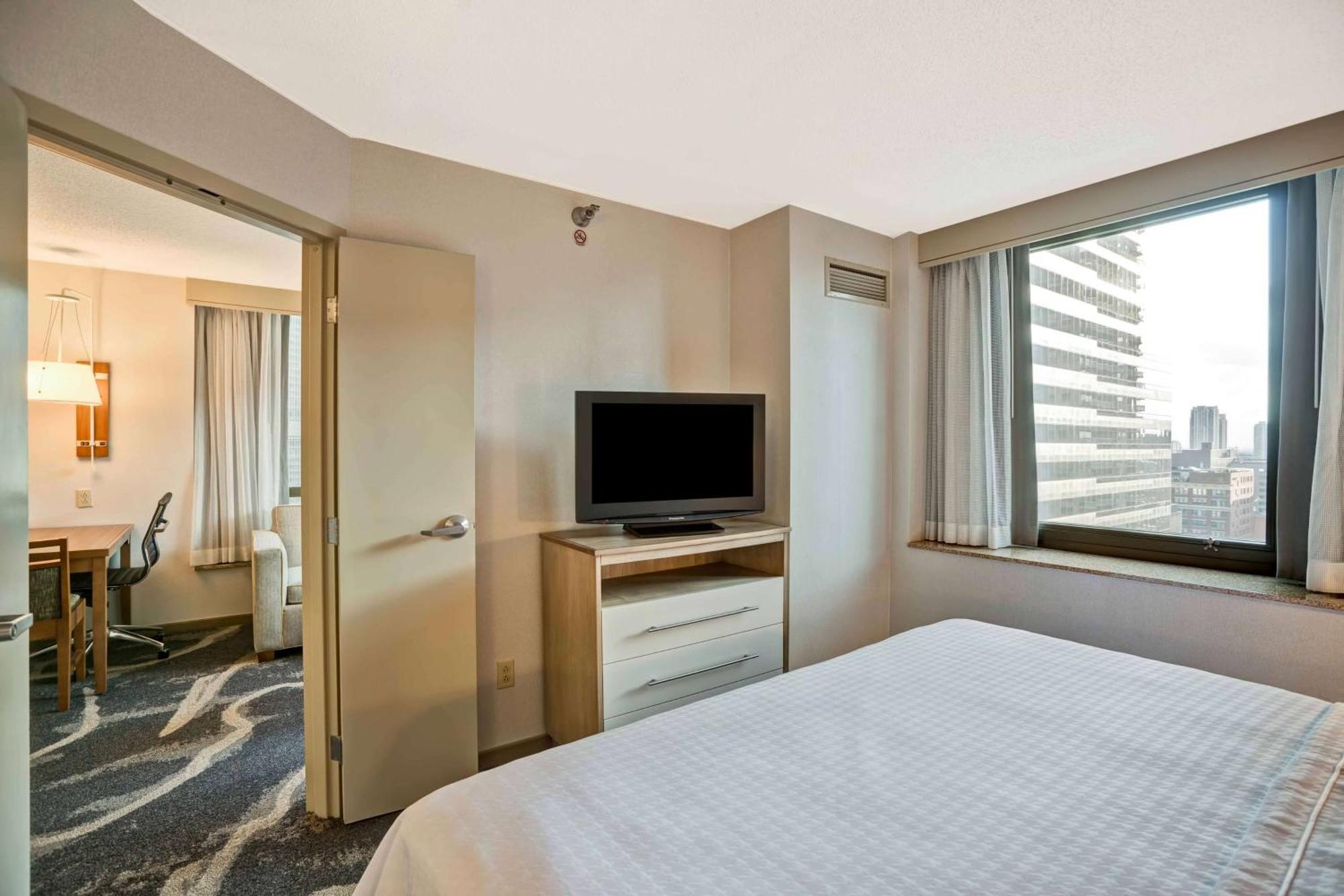 โฮมวูด สวีท บาย ฮิลตัน ชิคาโก-ดาวน์ทาวน์ Hotel ภายนอก รูปภาพ
