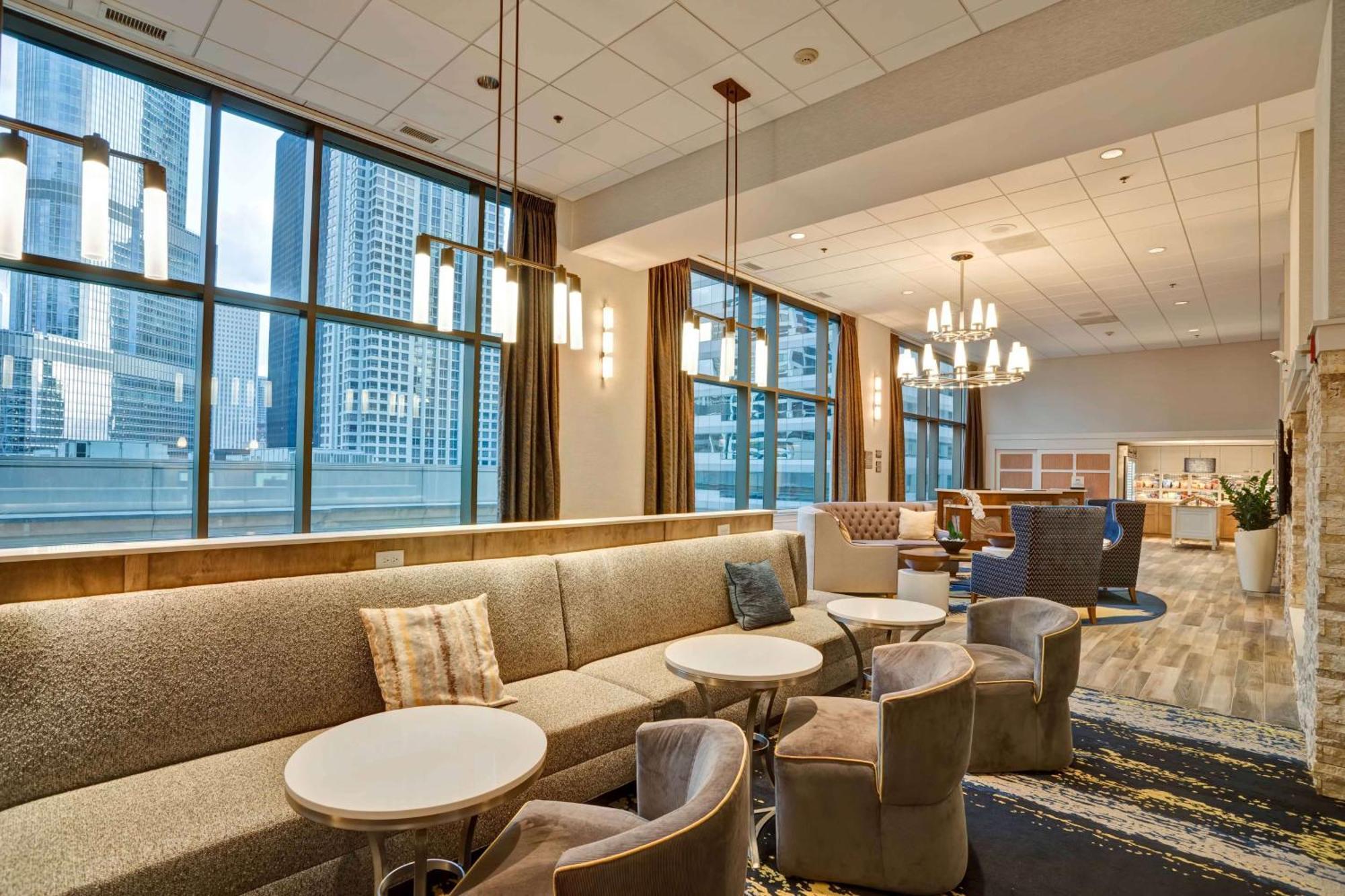โฮมวูด สวีท บาย ฮิลตัน ชิคาโก-ดาวน์ทาวน์ Hotel ภายนอก รูปภาพ