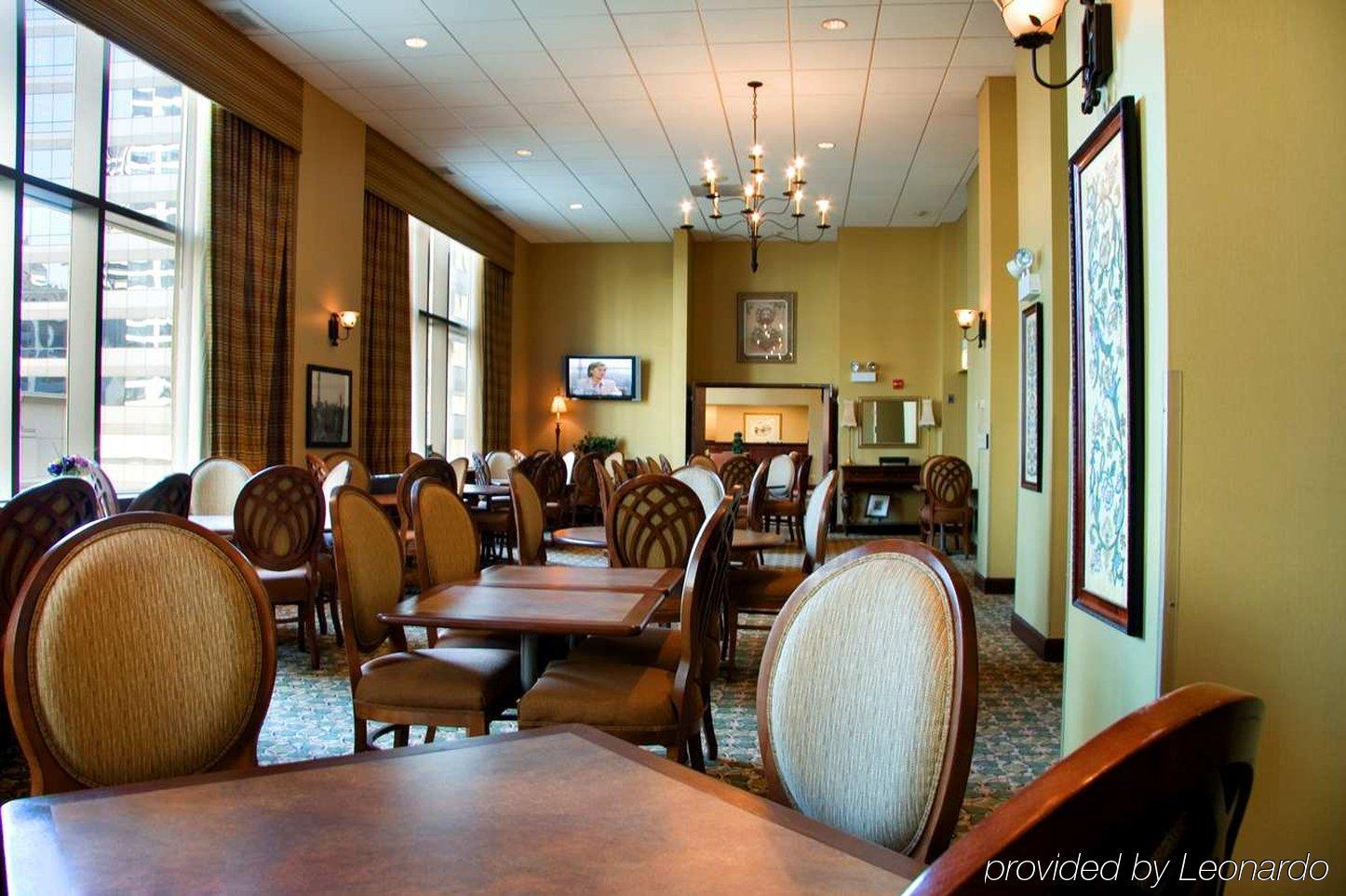 โฮมวูด สวีท บาย ฮิลตัน ชิคาโก-ดาวน์ทาวน์ Hotel ร้านอาหาร รูปภาพ